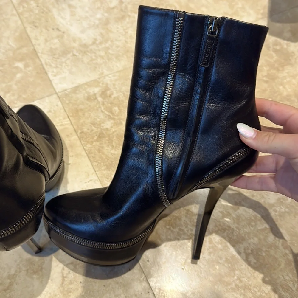 Gucci booties - Picture 2 of 4